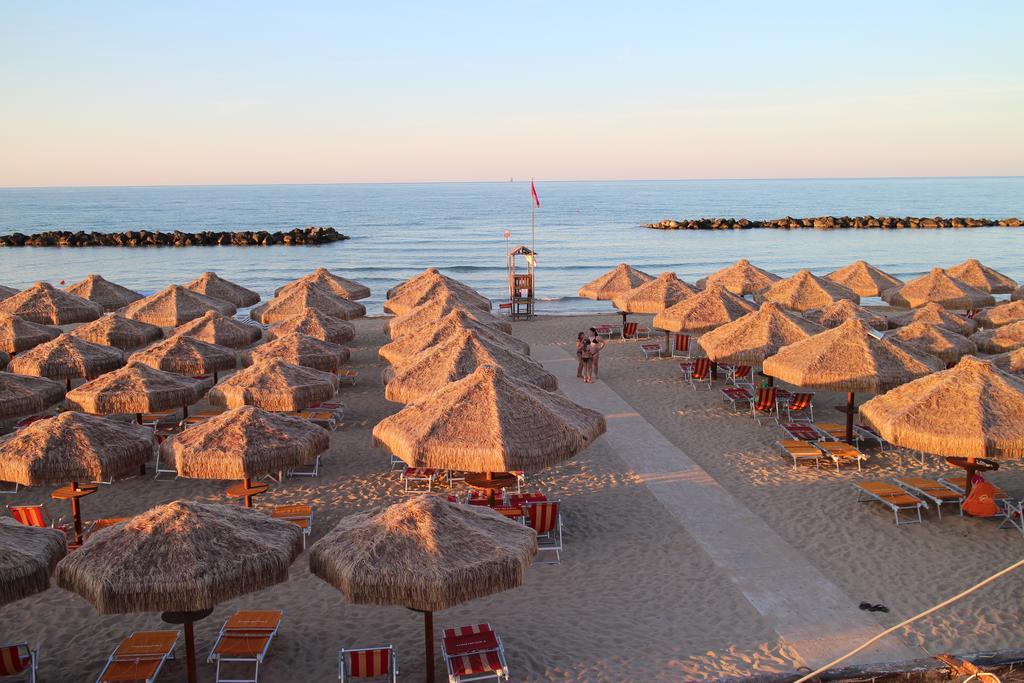 Holiday Dreams Apartment Франкавила ал Маре Екстериор снимка